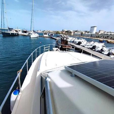 Boat Miguel Iv Botel